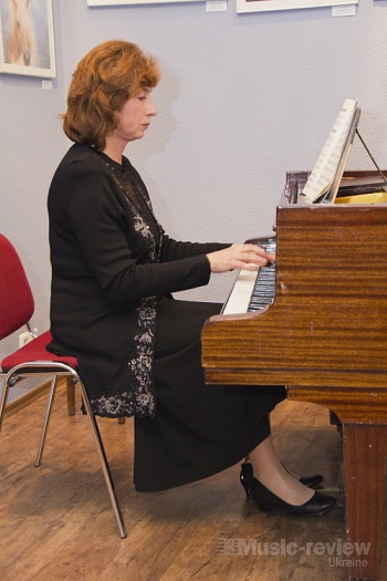 Віолетта Таран, фортепіано