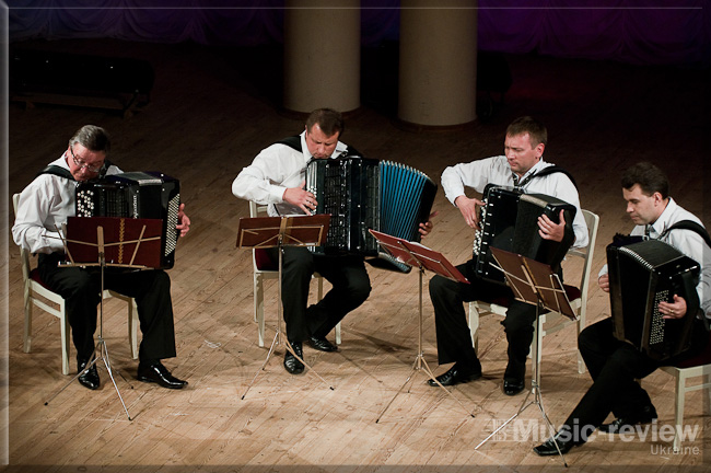 Квартет баяністів імені Миколи Різоля. Фото: Сергій Пірієв, 2010 Квартет баяністів імені Миколи Різоля. Фото: Сергій Пірієв, 2010