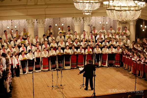 Хор хлопчиків та юнаків "Дзвіночок", капела "Думка" і дитячий хор Національної радіокомпанії України