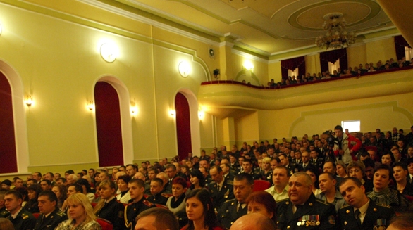 Концертний зал Тернопільської обласної філармонії .Фото з сайту: http://www.rada.te.ua