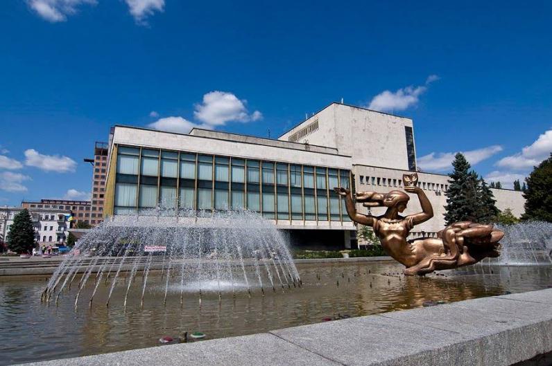 Дніпропетровський академічний театр опери та балету. Фото: http://www.segodnya.ua/