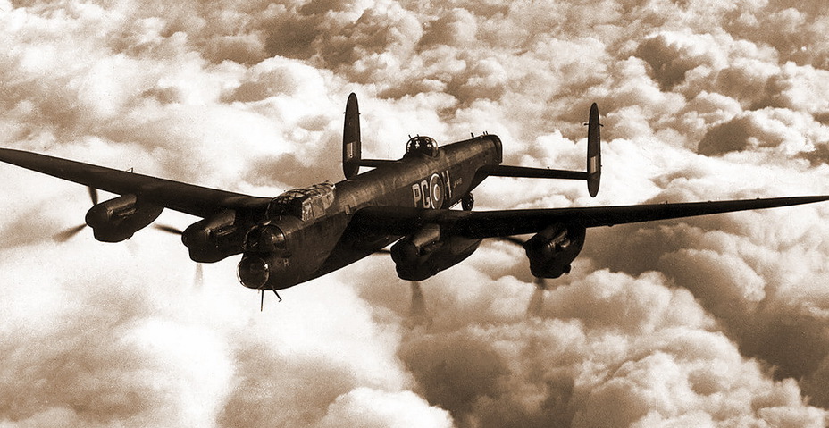 Авро "Ланкастер" - основной тяжелый бомбардировщик Королевских ВВС Великобритании 