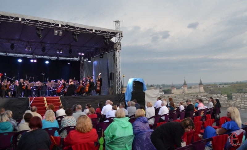 У Кам'янці-Подільському вчора офіційно і урочисто відкрили фестиваль “Опера в мініатюрі”