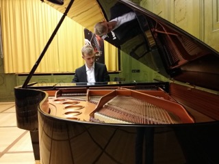 18-річний піаніст Маркіян Івашкевич 