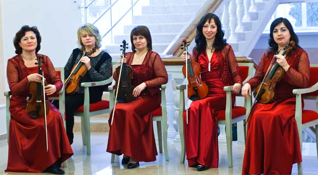 Камерний оркестр Хмельницької філармонії.  Фото з сайту http://oblfilarmonia.com