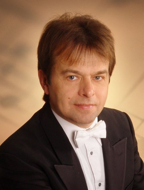 Заслужений артист України Мирон Юсипович, диригент