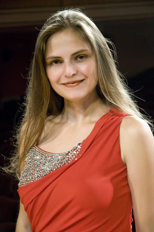 Людмила Лінник-Савка, сопрано 