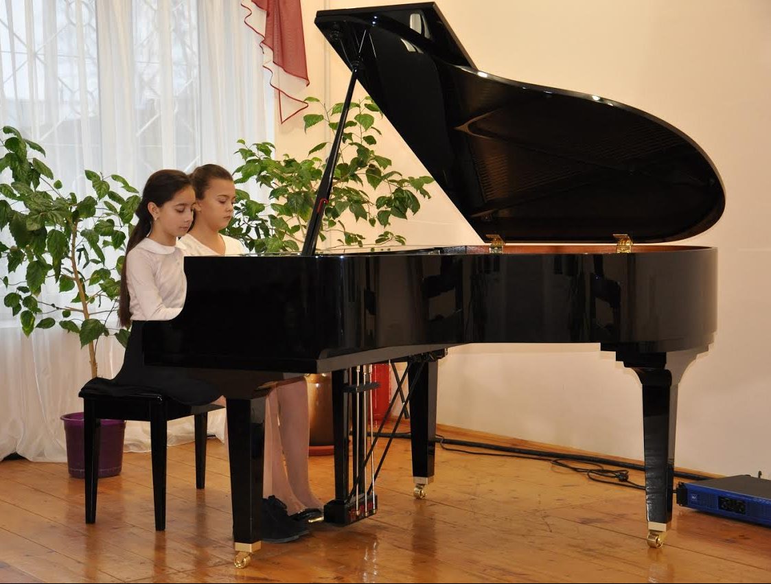 Як рояль перетворив Добротвірську музичну школу на маленьку філармонію
