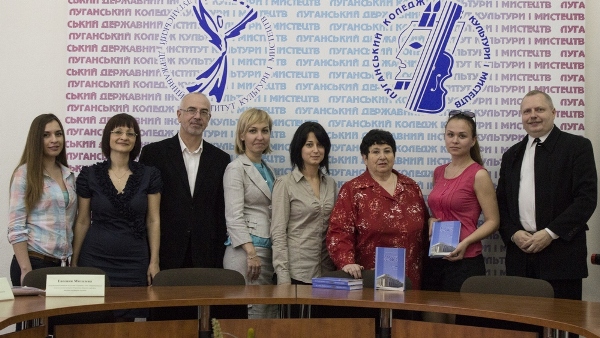 Відтворені сторінки історії Луганської обласної філармонії. Фото з сайту: http://www.lgiki.com.ua Відтворені сторінки історії Луганської обласної філармонії. Фото з сайту: http://www.lgiki.com.ua