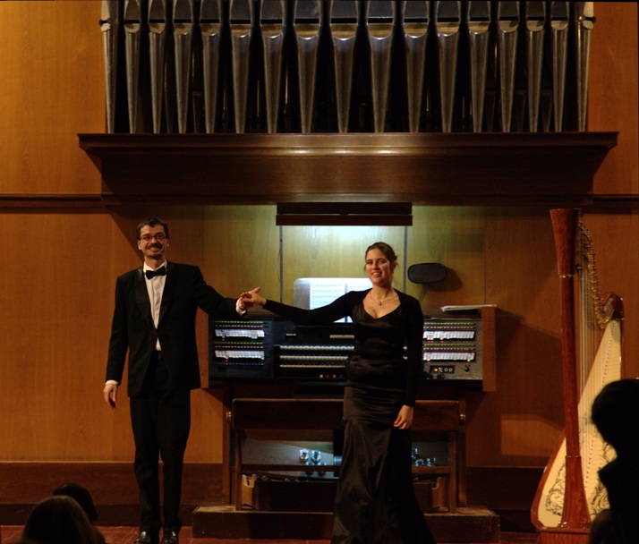      Вероніка Лемішенко (арфа) та Станислав Калінін (орган)