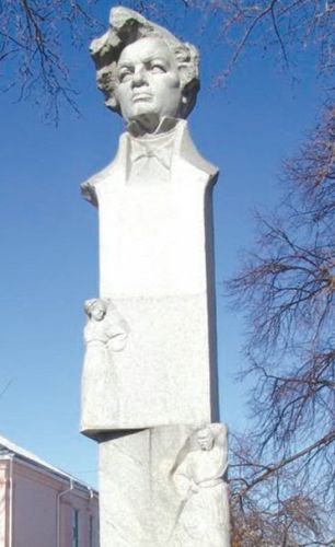 Памятник С. С. Гулагу-Артемовскому в г. Городище