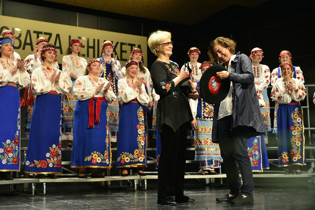 Женский хор Киевского института музыки им. Р. М. Глиэра под руководством Галины Горбатенко Женский хор Киевского института музыки им. Р. М. Глиэра под руководством Галины Горбатенко