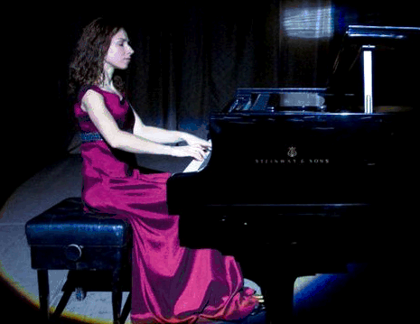 Анастасія Толстоног, фортепіано