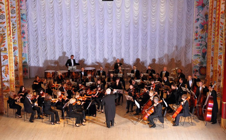 Полтавський симфонічний оркестр. Фото з сайту: http://teatr-gogolya.pl.ua/