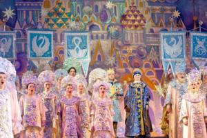 В Национальной опере зрителей удивили новым прочтением сказки о царе Салтане