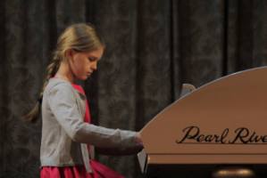 У Мукачеві визначили переможців конкурсу юних піаністів 