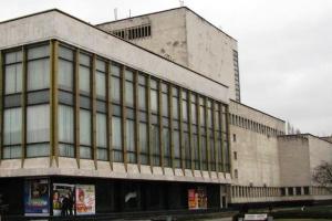 У Дніпропетровську директора оперного театру кинули в сміттєвий бак