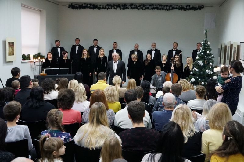 Колядки при свічках та дитячий сміх: як Академічний хор Cantus створював свято для найменших слухачів