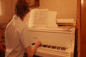 Харківському піаністу   потрібна допомога, щоб взяти участь у фортепіанному конкурсі 