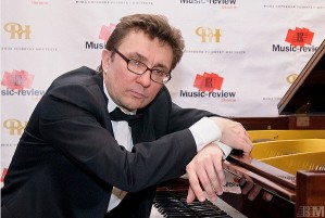 Лауреат міжнародних конкурсів Геннадій Дем'янчук, фортепіано