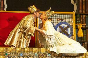 Комическая опера «Умница» - спектакль о том, как свита делает короля