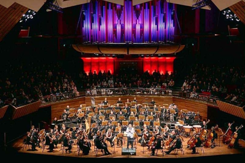 Далекі союзники: як новозеландський композитор Росс Харріс створив оперу для України