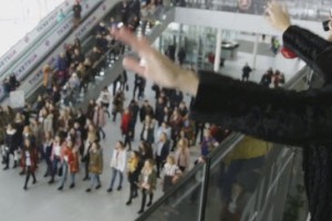 У львівському аеропорту відбувся музичний флешмоб до 100-ліття 