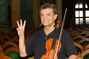 У Луцьку Кирило Стеценко зіграв «Скрипкове дерево роду-2»