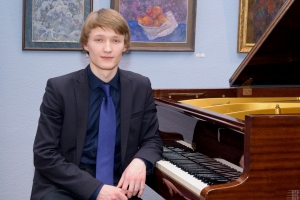 Костянтин Товстуха (фортепіано)