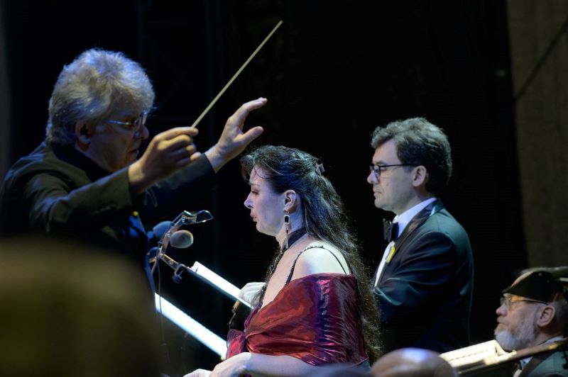 Тріумфальні гастролі у Вільнюсі: солісти Національної опери подарували глядачам оперу «Литовці»