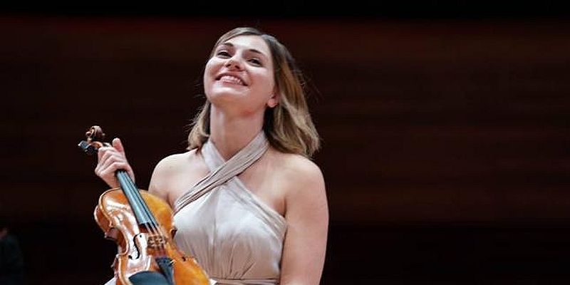 Українська скрипалька Діана Тищенко тріумфувала у Парижі